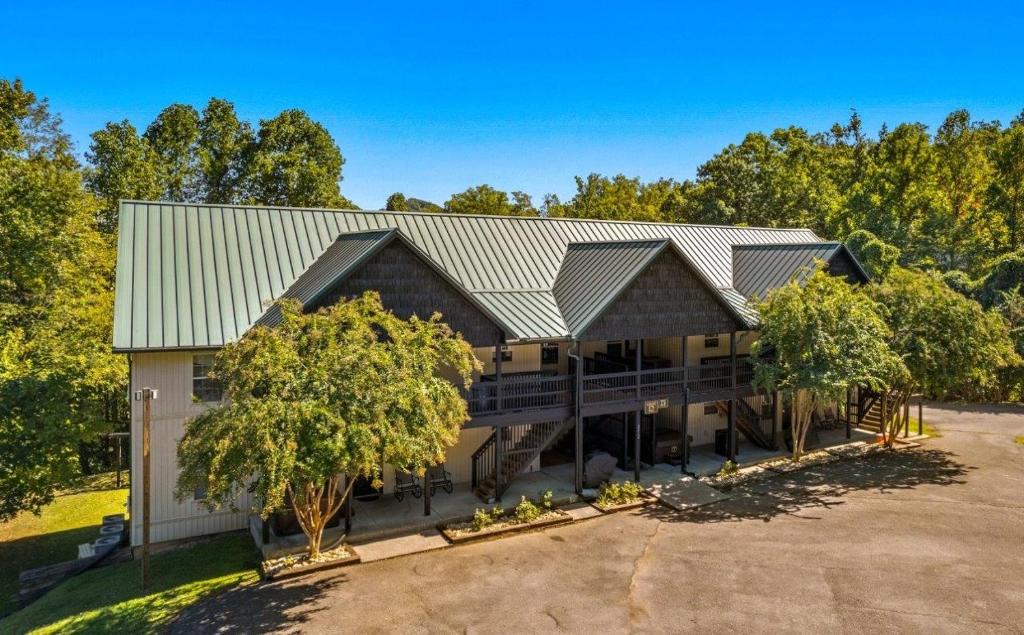 Pigeon Forge Apartment | Convenience Condo for Mountain Retreat