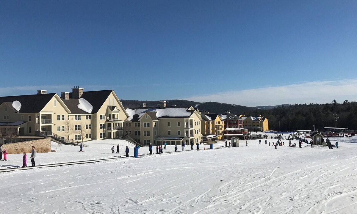 Ludlow Condo | Convenience & location! Direct ski access-1 BR/2BA fully stocked condo at Okemo