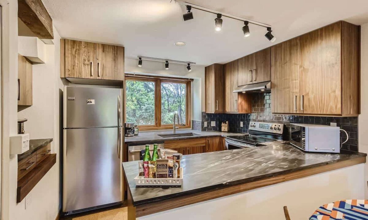 Whittier Apartment | Convenient 2 BDR near all things Downtown Boulder
