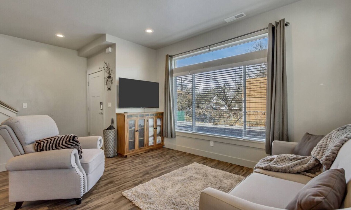 Layton House | Convenient 3BR with King Beds Near Hill AFB and Davis Conference Center