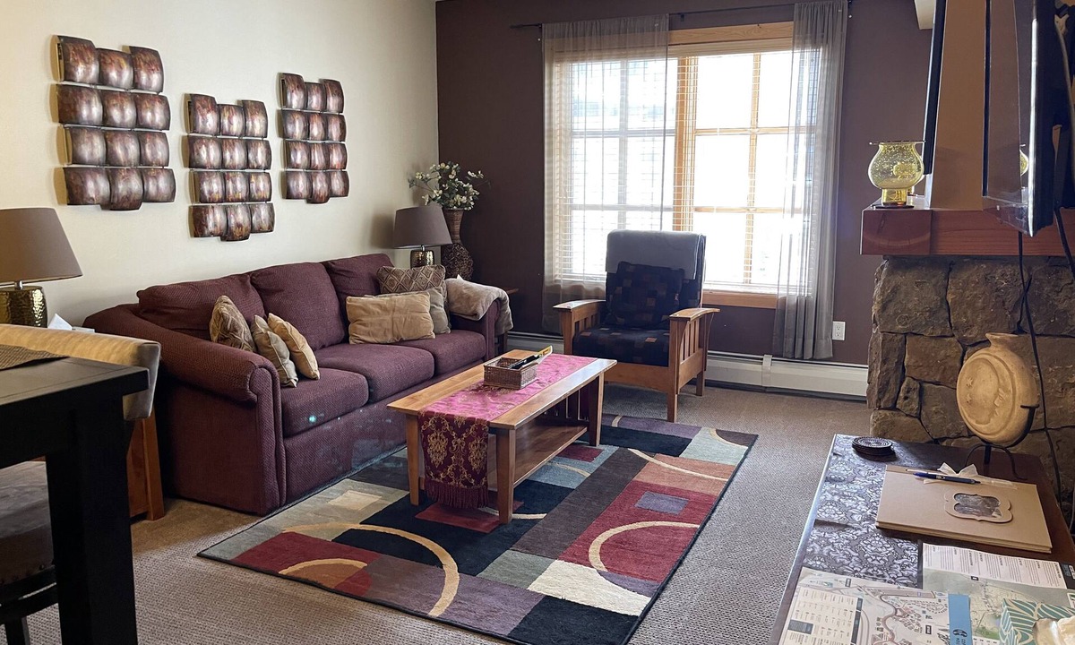 Copper Mountain Village Condo | Convenient Center Village 1 bedroom CONDO w hot tubs, internet & parking garage