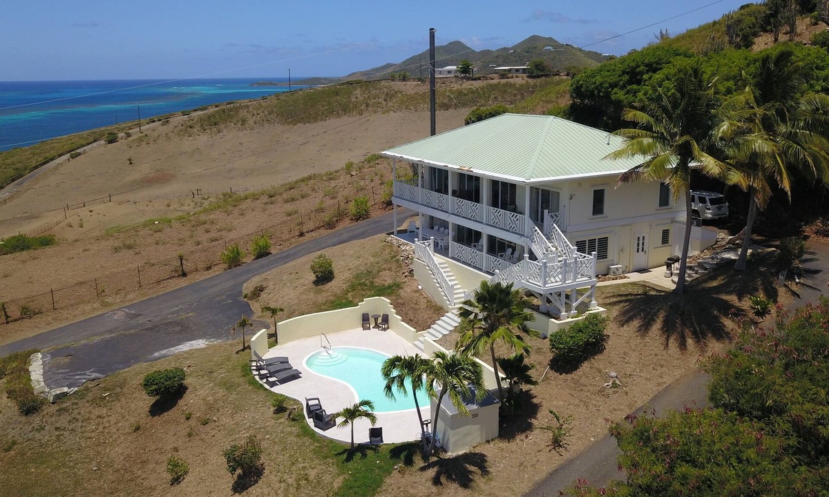 Estate Cotton Valley House | Convenient, clean, private, spacious and ready for your large group or family!