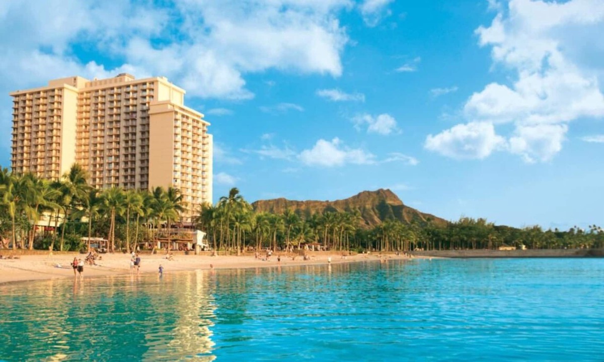 Waikiki Hotel | Convenient Countryside Stay! 3 Relaxing Units, Beachfront Property, Onsite Pool