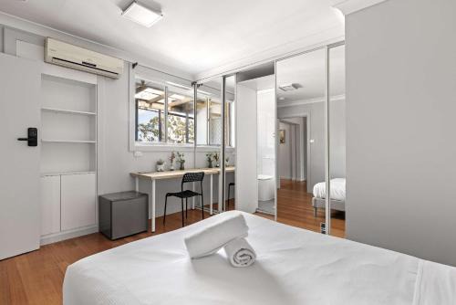 Peakhurst House | Convenient Double Ensuite Room - Peakhurst