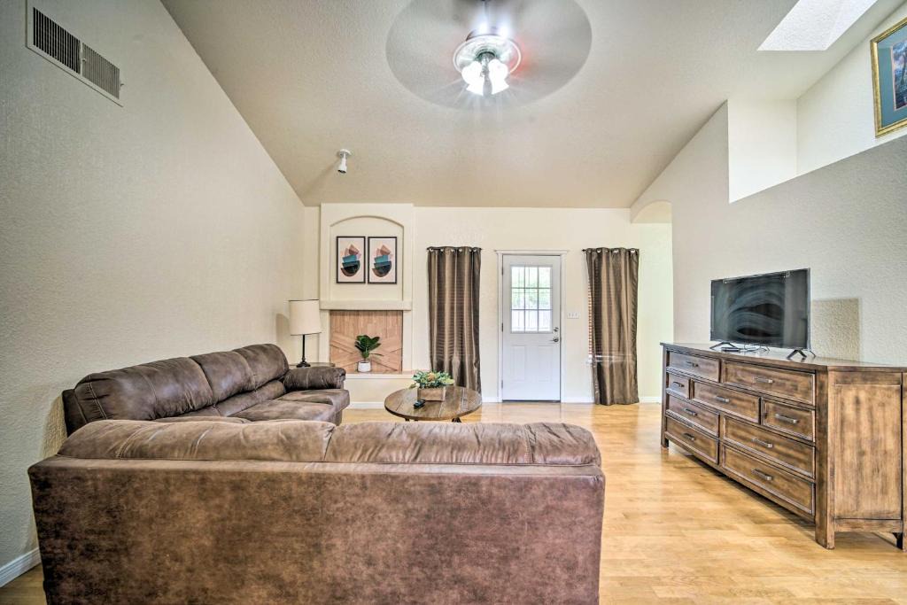 Las Cruces House | Convenient Las Cruces Home w/Patio & Grill!