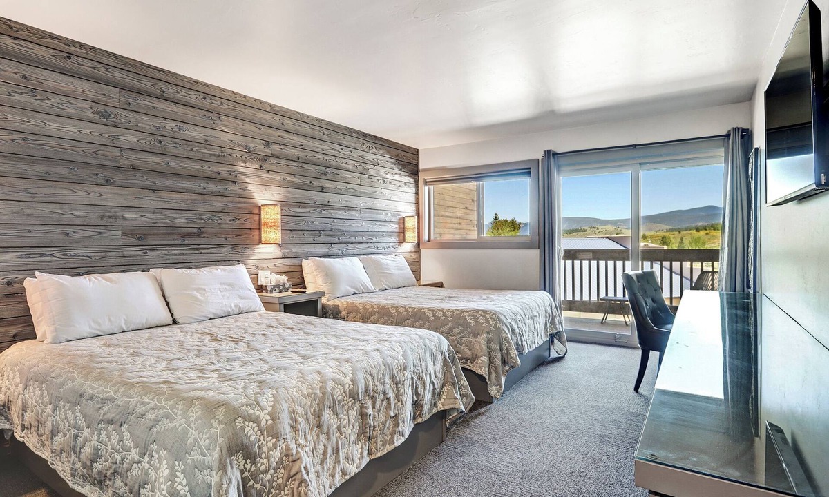 Angel Fire Hotel | Convenient Location | Elk Horn Lodge 203