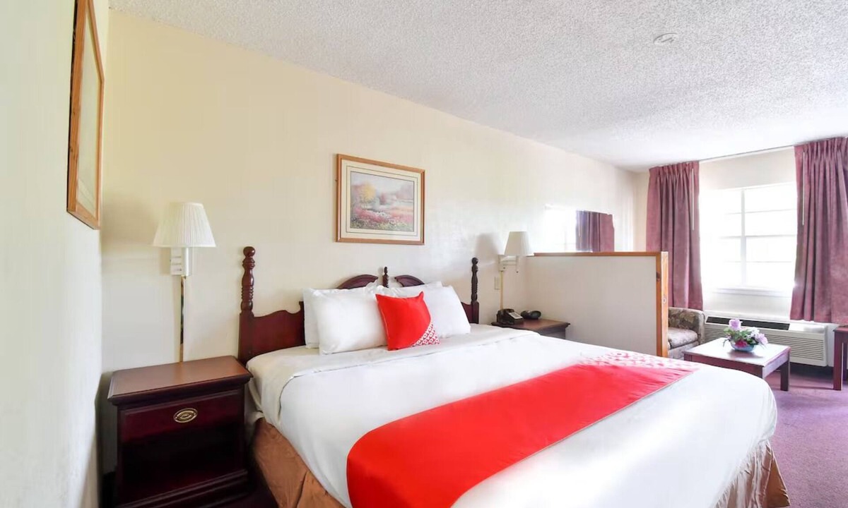 Tyler Hotel | Convenient Room with Work Desk Ideal for Business Travelers