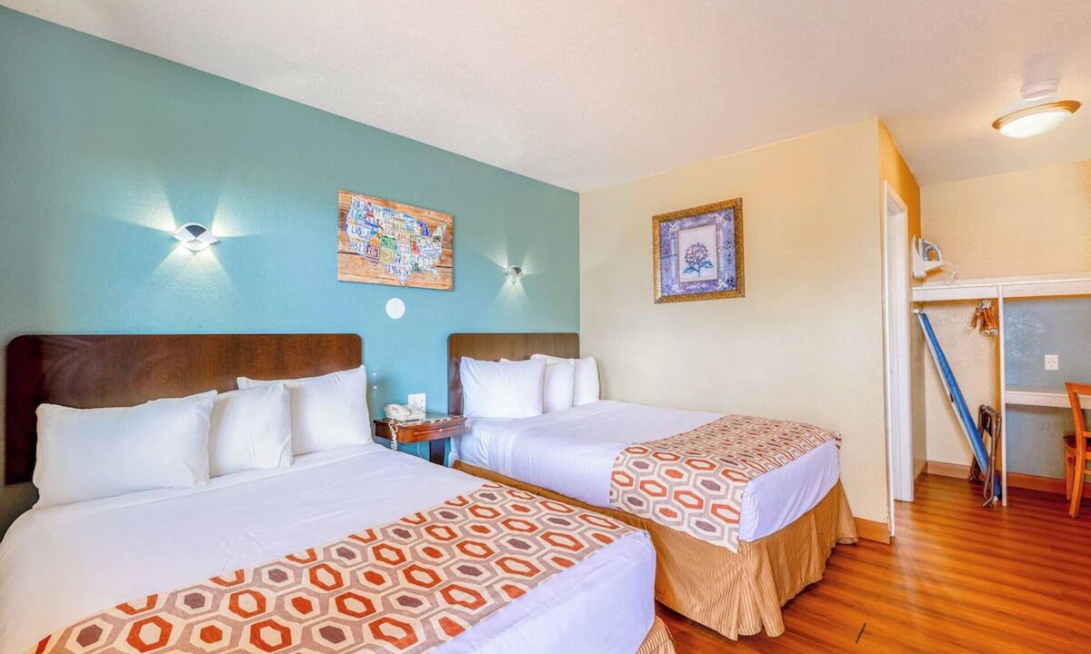 Loma Alta Hotel | Convenient Stay Close to Oceanside Attractions
