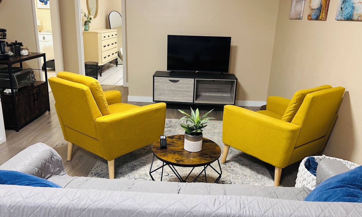 Aurora Apartment | Convenient stay Near Anschutz DIA Central Park