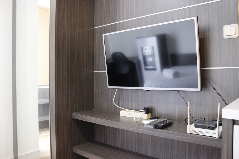 Cileunyi Hotel | Convenient Studio Apartment at Easton Park Residence Jatinangor