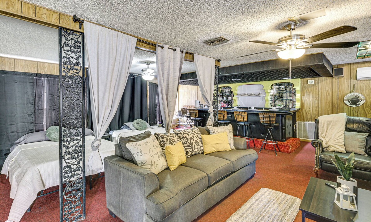 Odessa Apartment | Convenient Studio w/Private Bar in Odessa