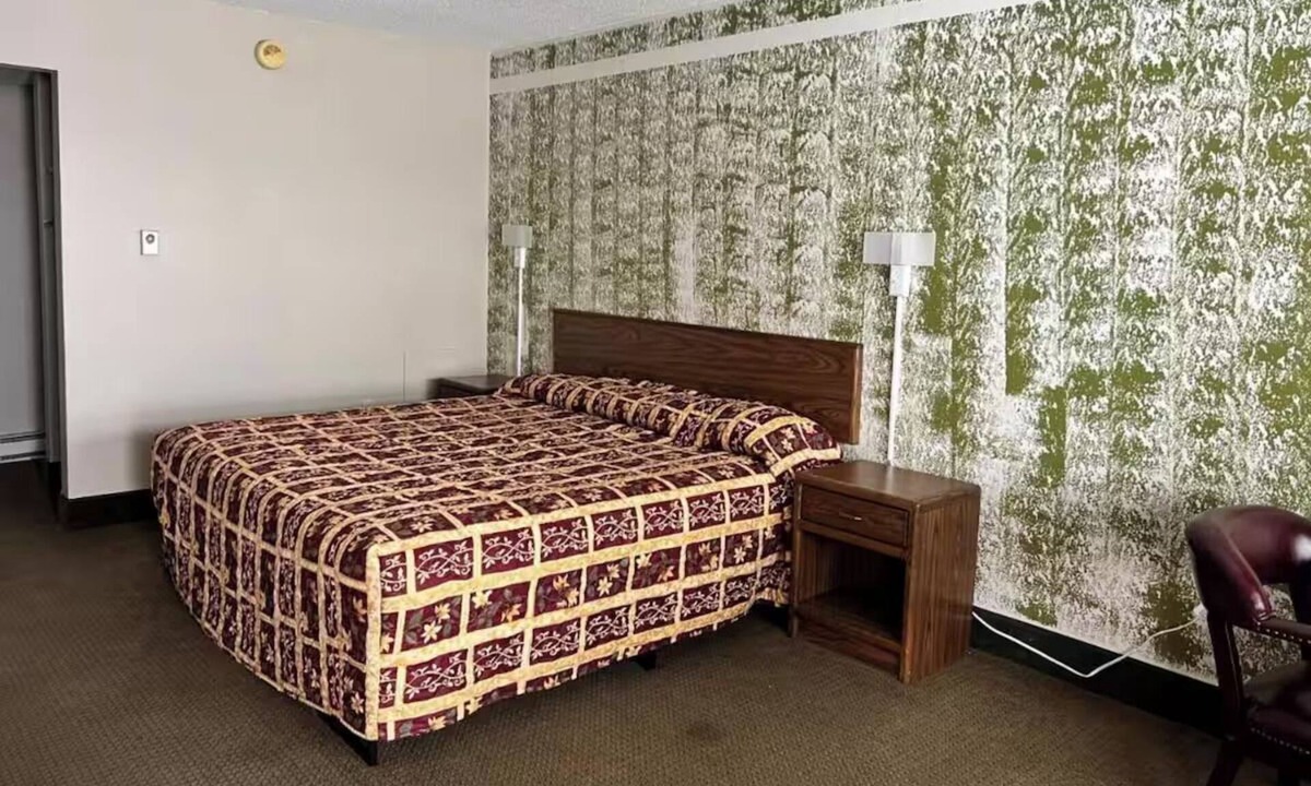 Devils Lake Hotel | Conveniently Located Room w/Free Parking, Near Devils Lake Regional Airport