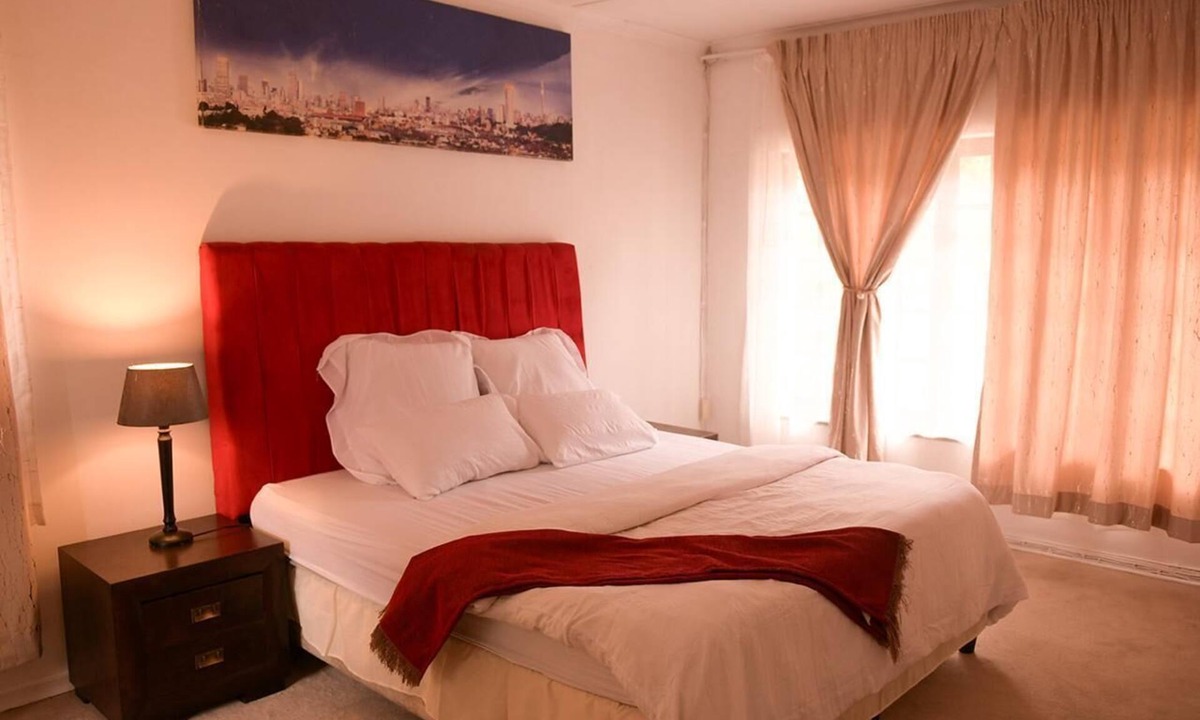 Greater Johannesburg Metropolitan Area House | Converge Exquisite Lodge Parkmore Sandton.