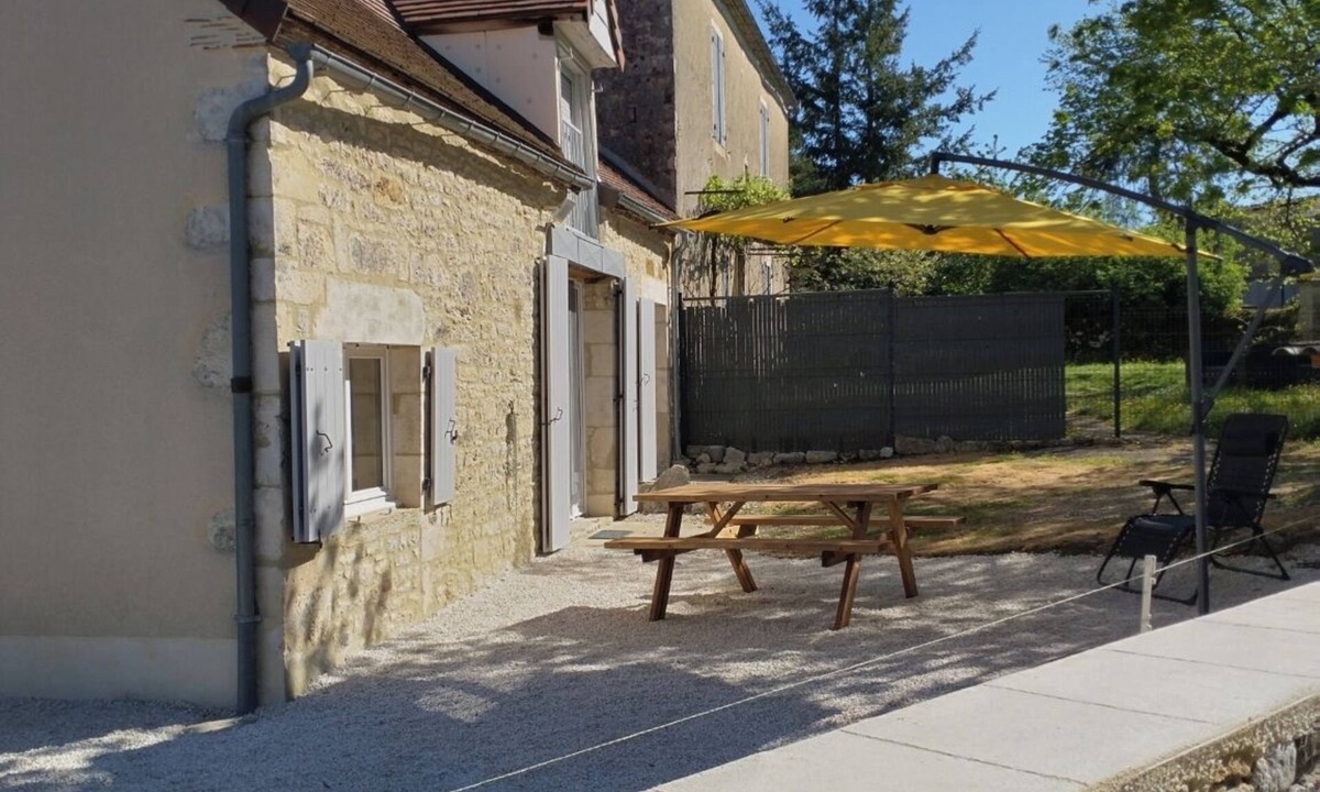 Mayrac House | Converted barn with large enclosed grounds, ideal for families,