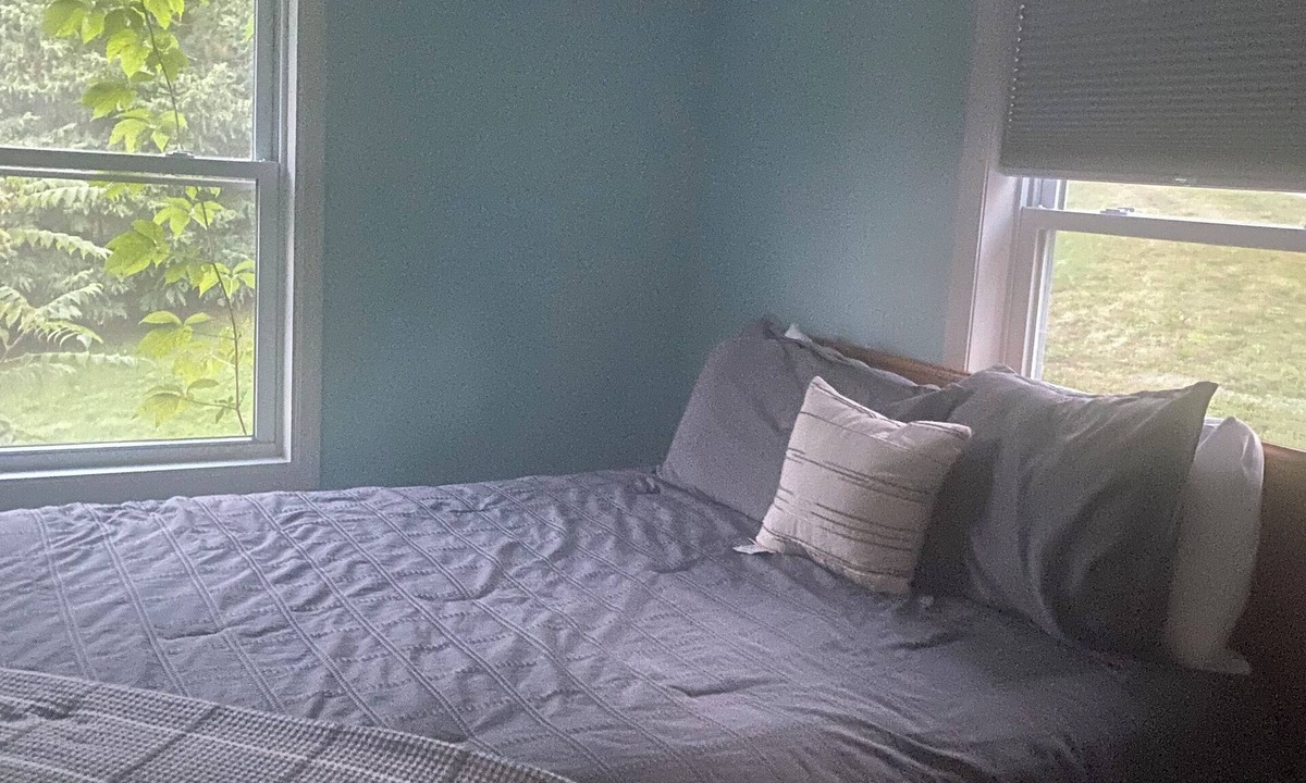 Dundee House | Cool house with AC in charming Dundee with gorgeous views of the lake