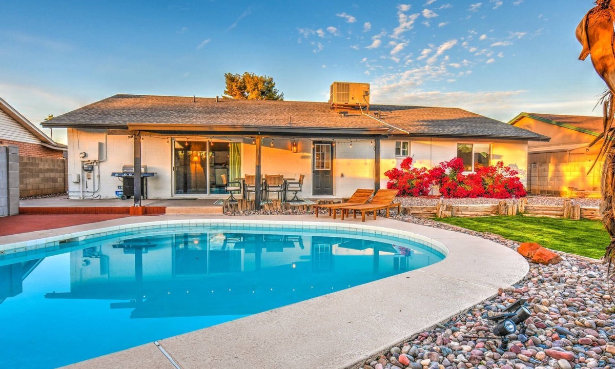 Tempe House | Cool Off in Tempe | Heated Pool, Covered Patio & King Bed Near ASU & Scottsdale