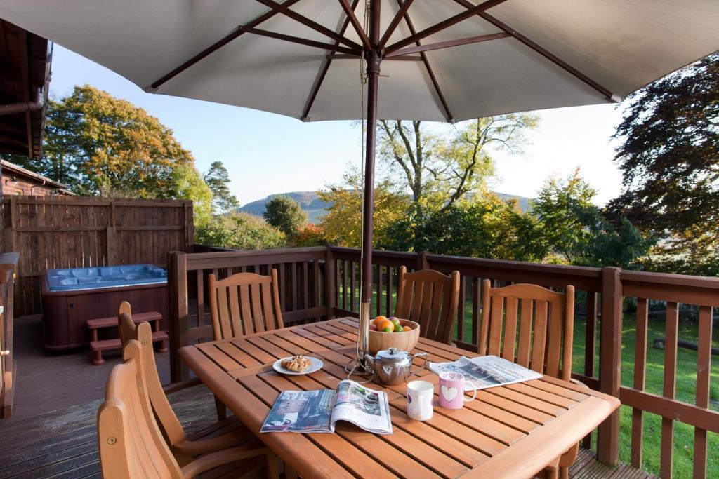 Cupar Ski Chalet | Copper Beech Lodge with Hot Tub