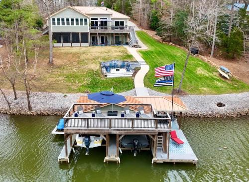 Bracey House | Copper Cove