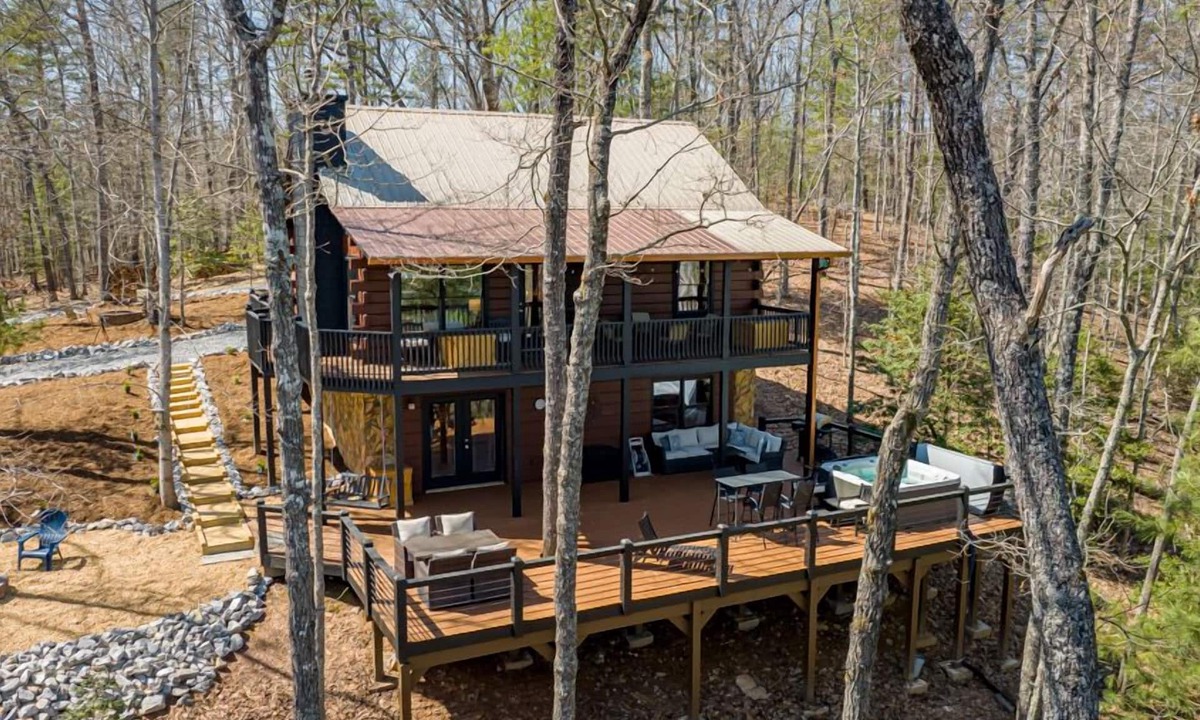 Mineral Bluff Cabin | Copper Ridge Hideaway - Dog Friendly | Pac Man Arcade Game | Hot Tub