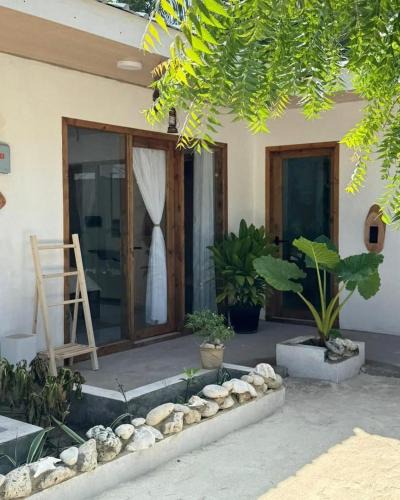 Milandhoo House | Coral Stone Haven