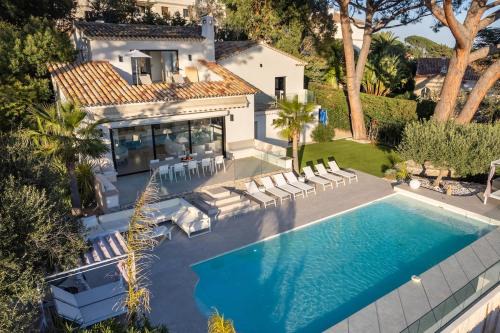 Cannes La Bocca Apartment | Corgona Villa