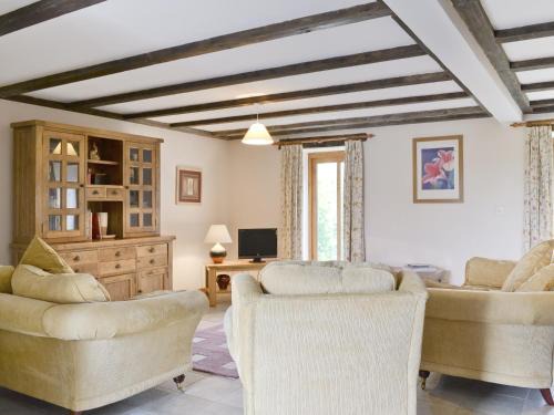 Irstead House | Coriander - E4323