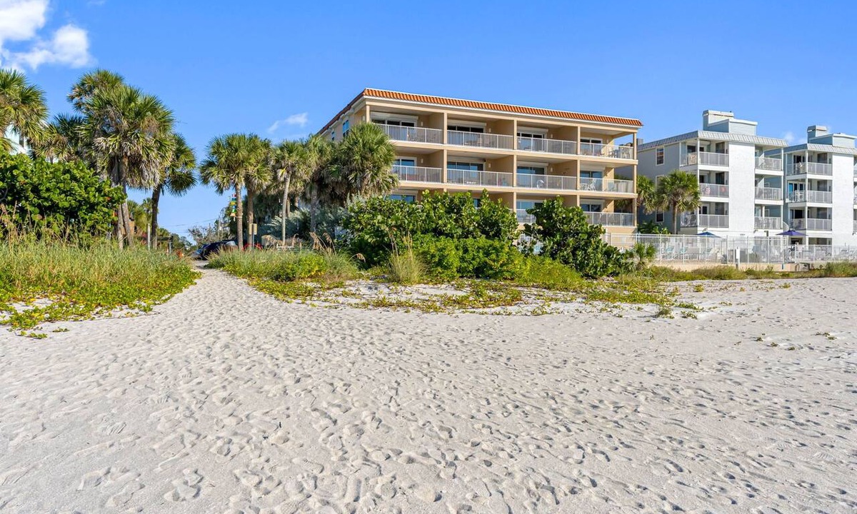 Indian Rocks Beach Condo | Corner Beach View, Heated Pool, Walkable Town Indian Rocks Beach, FL, Amenities