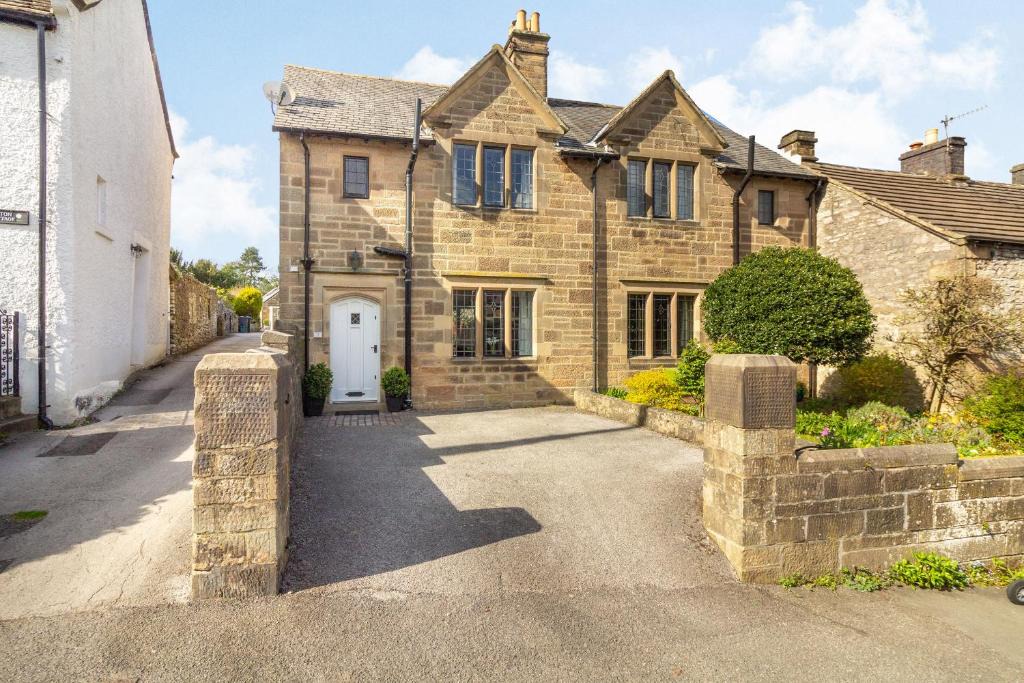 Bakewell House | Corner Cottage