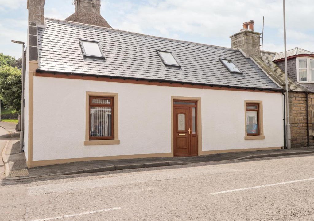 Buckie House | Corner Cottage