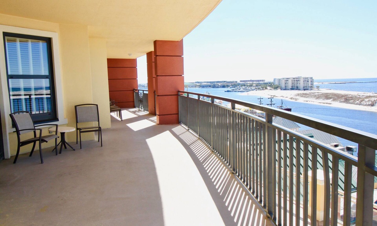 Destin Condo | CORNER UNIT WRAPAROUND BALCONY. Amazing views! See description for dates avail!