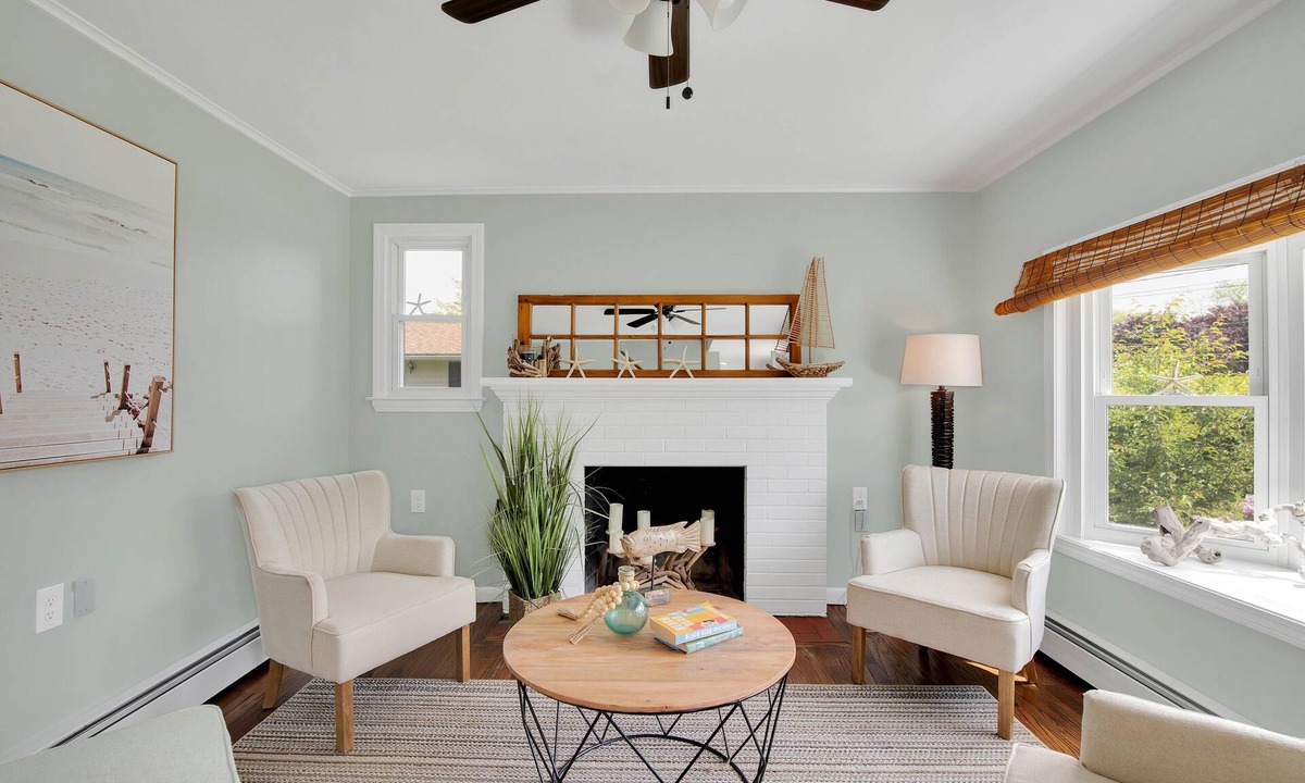 Old Saybrook House | Cornfield Point Beach. “Shore Beats Work” Family Friendly. Summer Getaway.