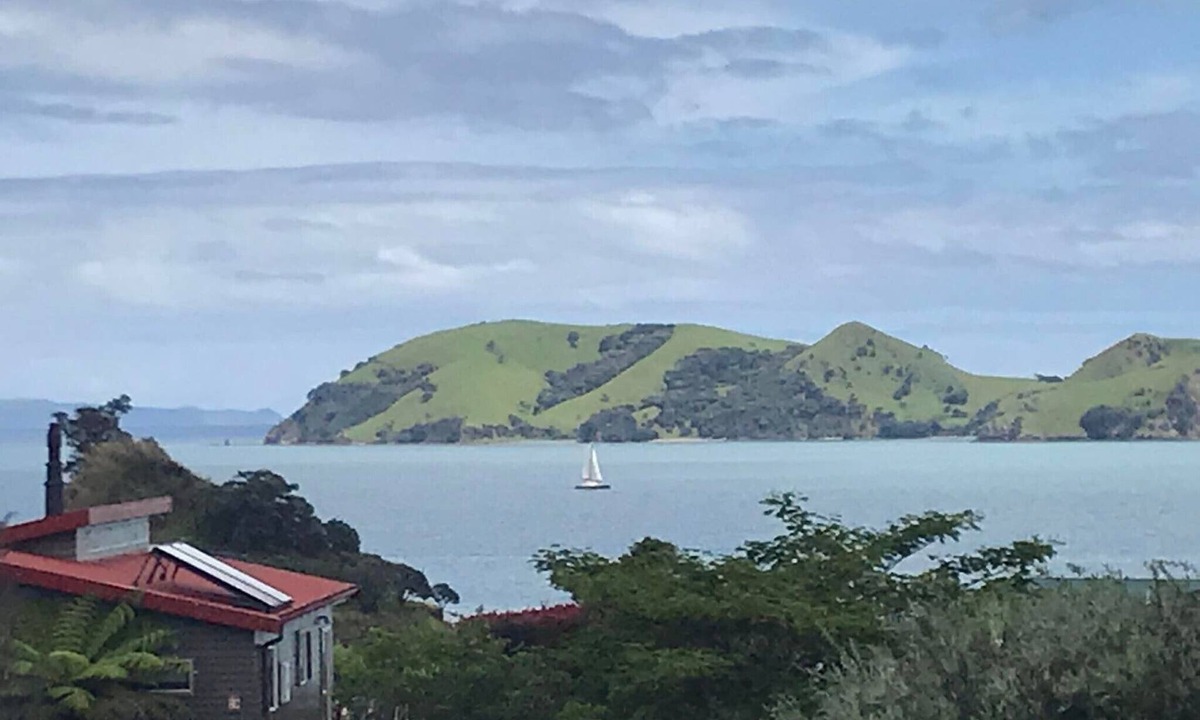 Te Kouma House | Coromandel Beach Bach with sea views, close to sugarloaf boat ramp