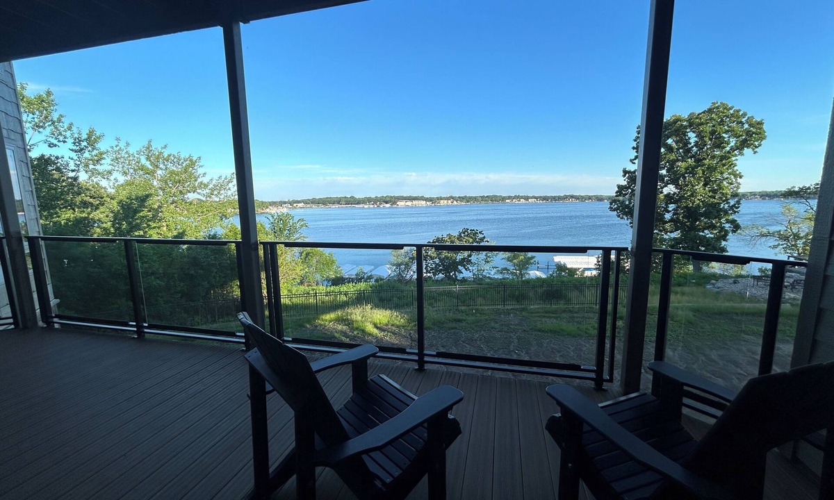 West Okoboji Condo | Coronado 207 - LAKEFRONT condo at Bridges Bay Resort