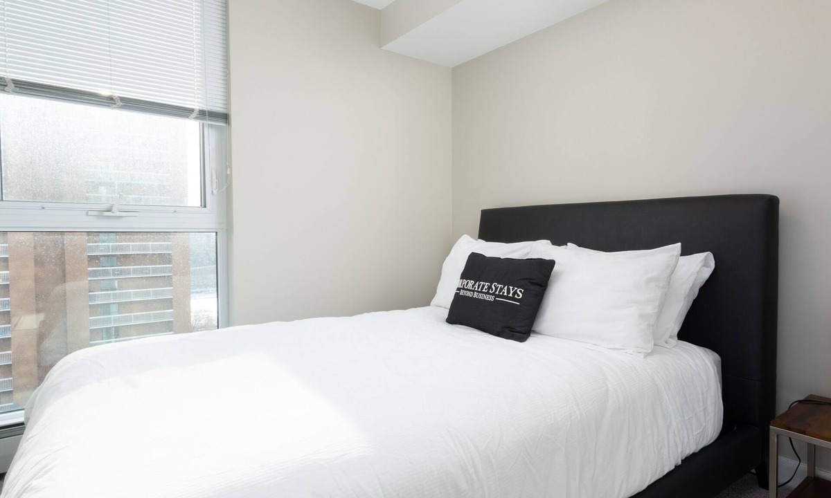 North Central Edmonton Apartment | Corporate Stays Hendrix Aparments