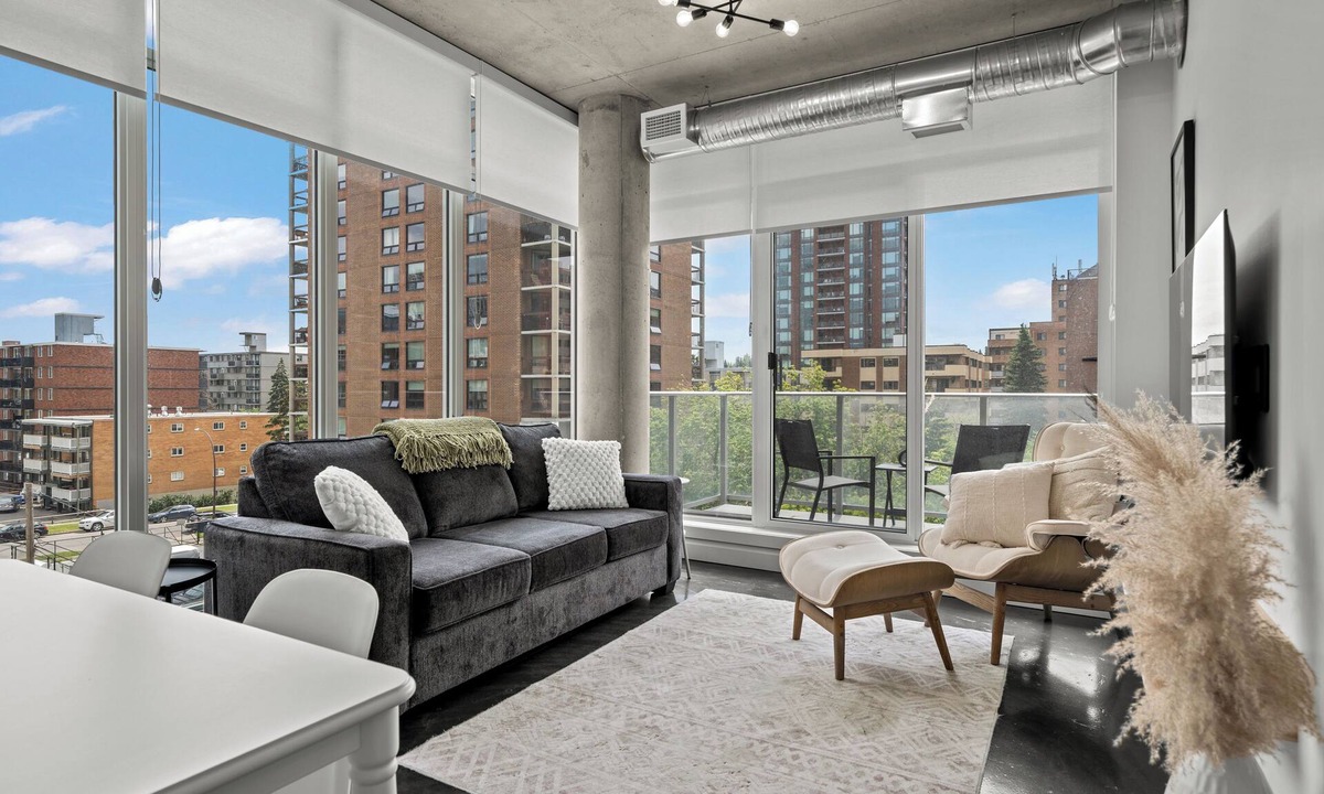 Connaught Condo | Cosmopolitan Calgary, Modern Loft