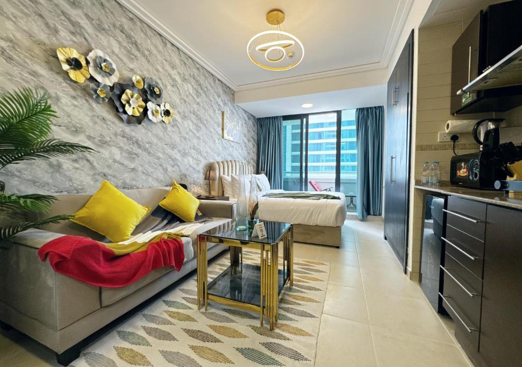 Jumeirah Lake Towers Apartment | Cosmos Living Charming Studio with Balcony