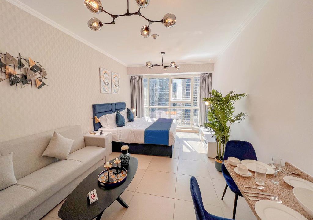 Jumeirah Lake Towers Apartment | Cosmos Living Elegant Studio Near Metro