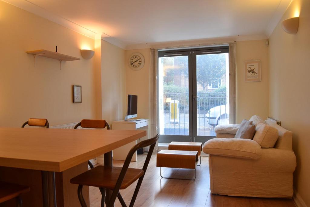 Canonbury Apartment | Cosy 1 Bedroom Apartment in Canonbury