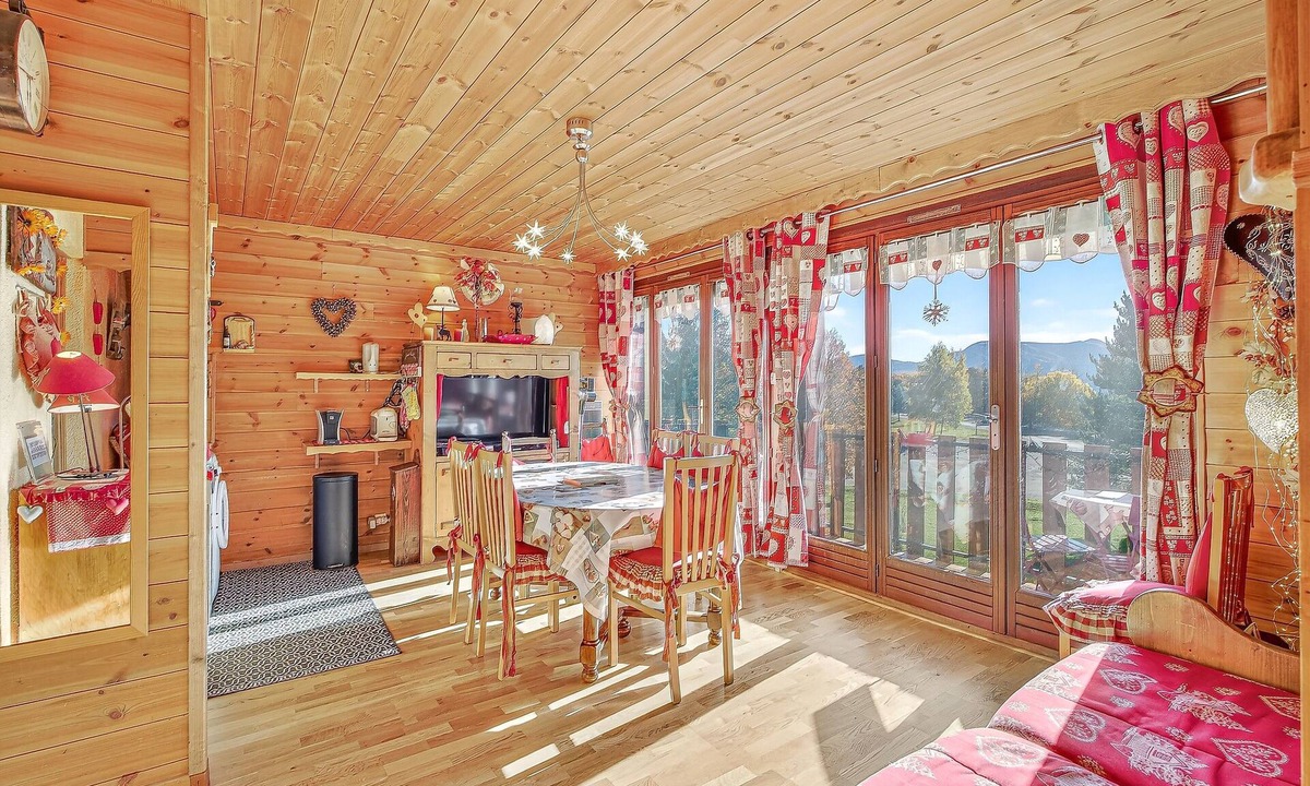 Montclar Apartment | Cosy and Bright in Montclar, Alpes-de-Haute-Provence