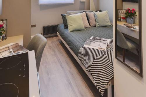 Pembridge House | Cosy and lovely micro studio at 4th floor