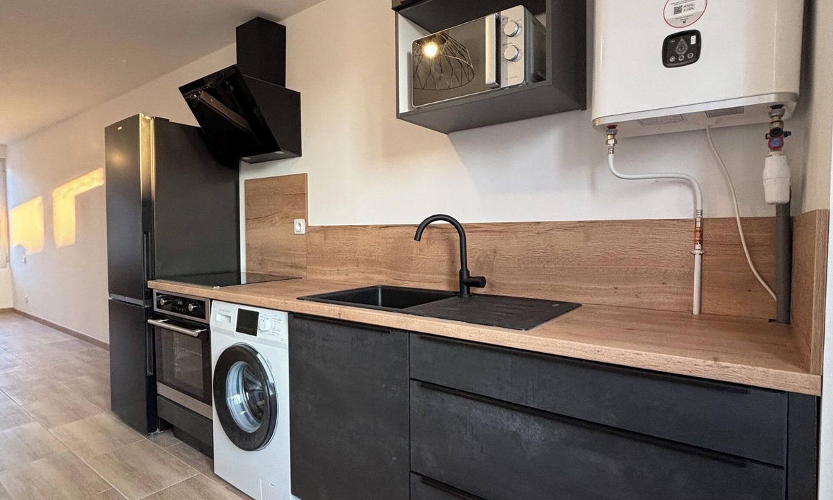 Laval Apartment | Cosy apartment - heart of Laval