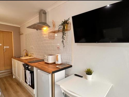 Giltbrook Apartment | Cosy & Convenient space near M1, EM Airport & City