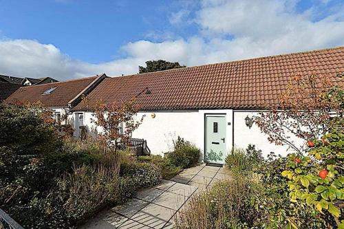 Gilmerton Bed & Breakfast | COSY COTTAGE FOR SHARE , Private Double Room, Wifi, Parking, Garden