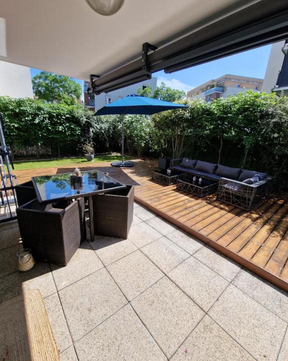 Decines-Charpieu Apartment | Cosy Decines Groupama Stadium-LDLC Arena Climatisé
