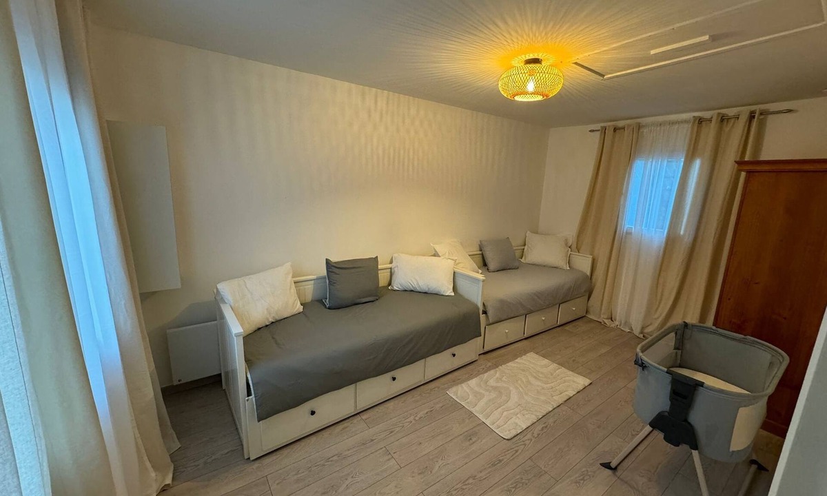 Morangis House | Cosy, fully-equipped home15 minutes from Orly airport and Paris