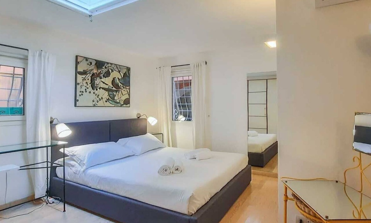 Rione VII Regola Apartment | COSY HOME!