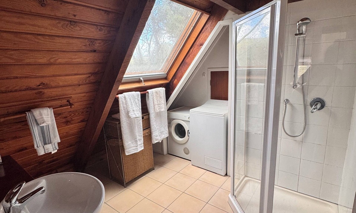 Pakiri House | Cosy private beach house just steps away from the sand. Family and pet-friendly!