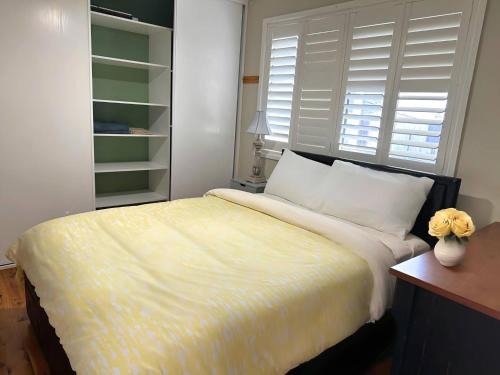 Kingswood House | Cosy & Pvt 1 Bedroom with Backyard Garden