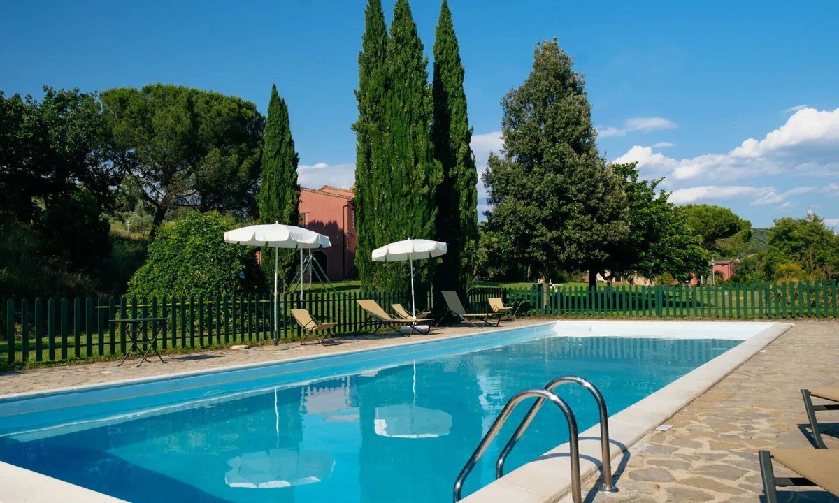 Agello Bed & Breakfast | Cosy room with pool, A/C, WIFI, TV, patio, pets allowed and panoramic view, close to Perugia