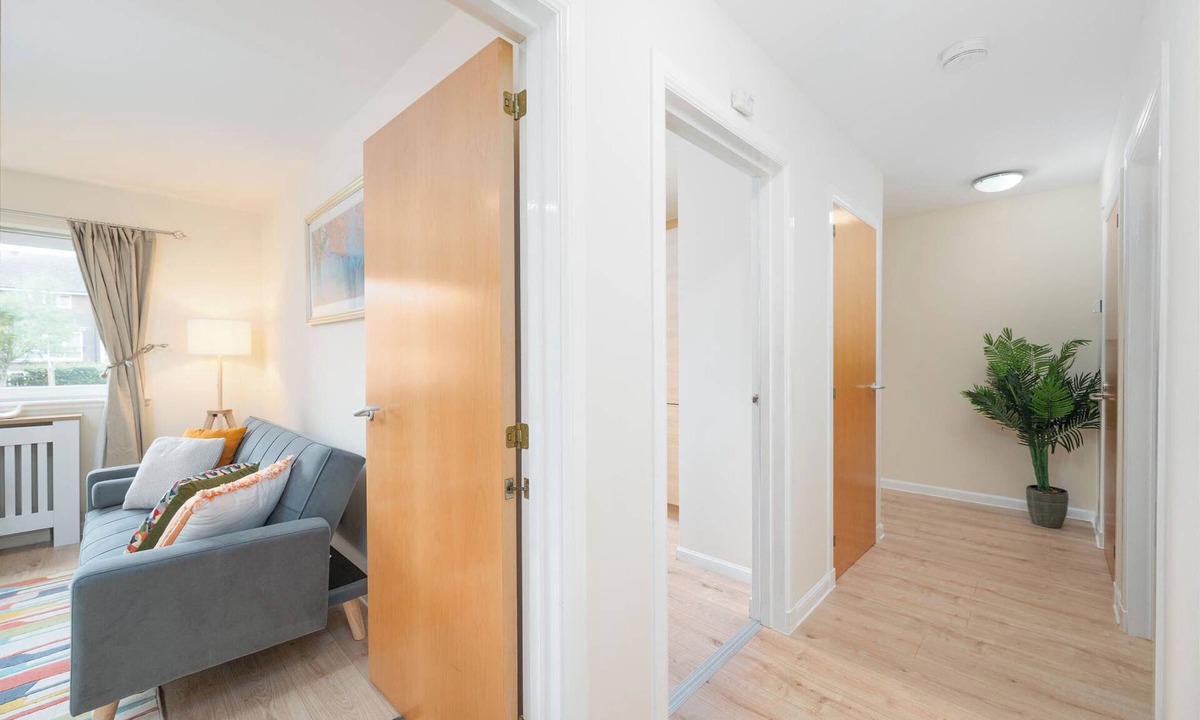 Bucksburn Apartment | Cosy Spacious 2-Bed Ground-Floor Apartment Near Aberdeen Airport, ARI & P&J Live